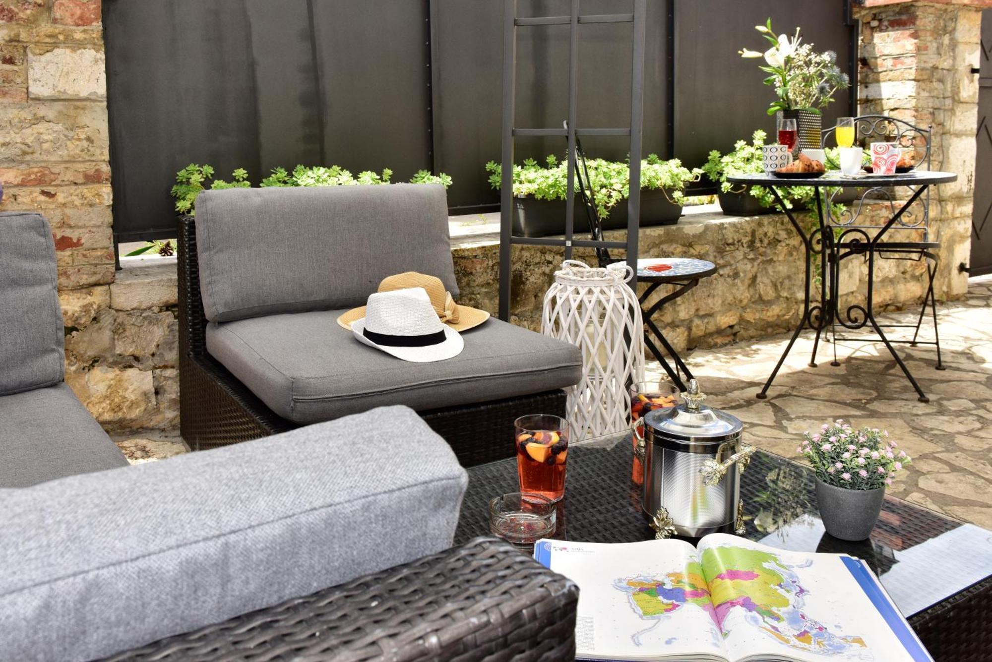 Apartament Herak *